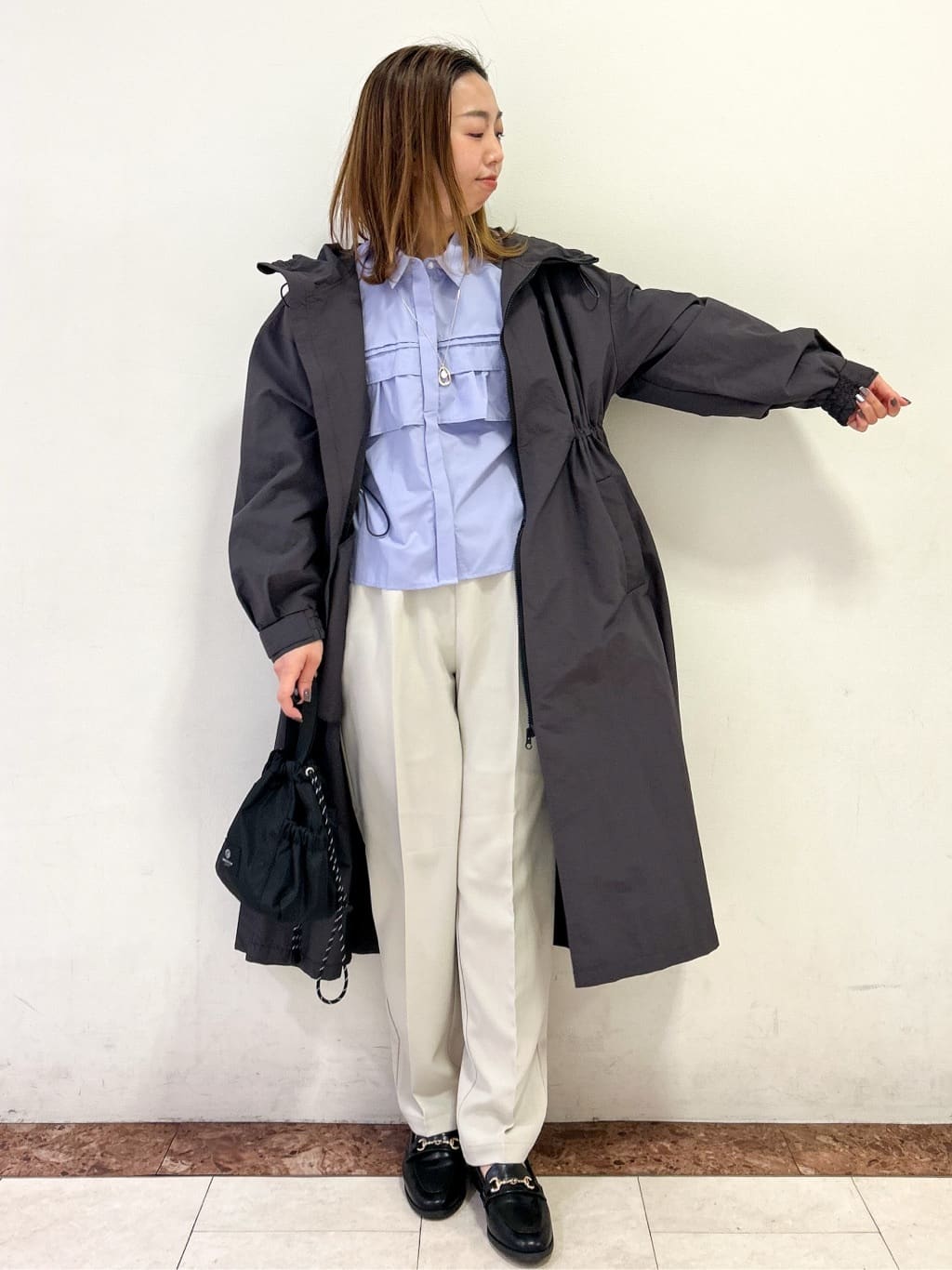 madokaさんの「OPAQUE.CLIP｜タックフリルシャツ【洗濯機OK】」を使ったコーディネート