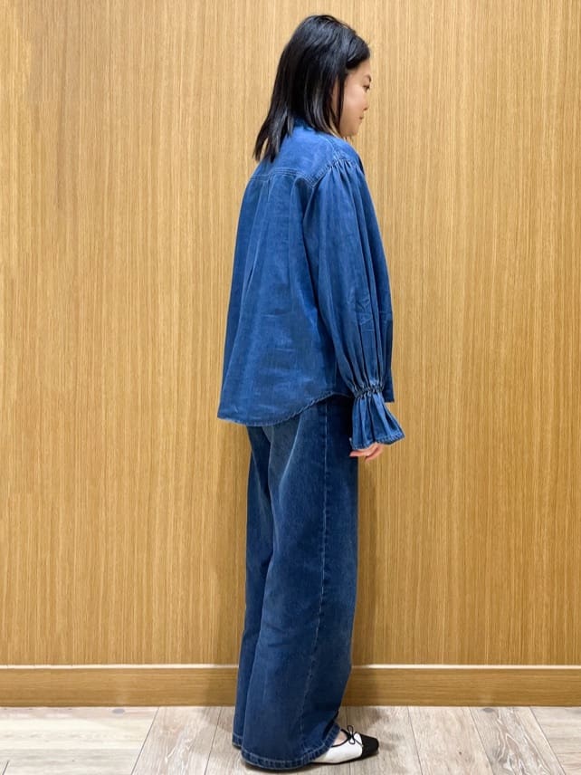 aさんの「OPAQUE.CLIP｜セルロース混デニムフリルブラウス【洗濯機OK】」を使ったコーディネート