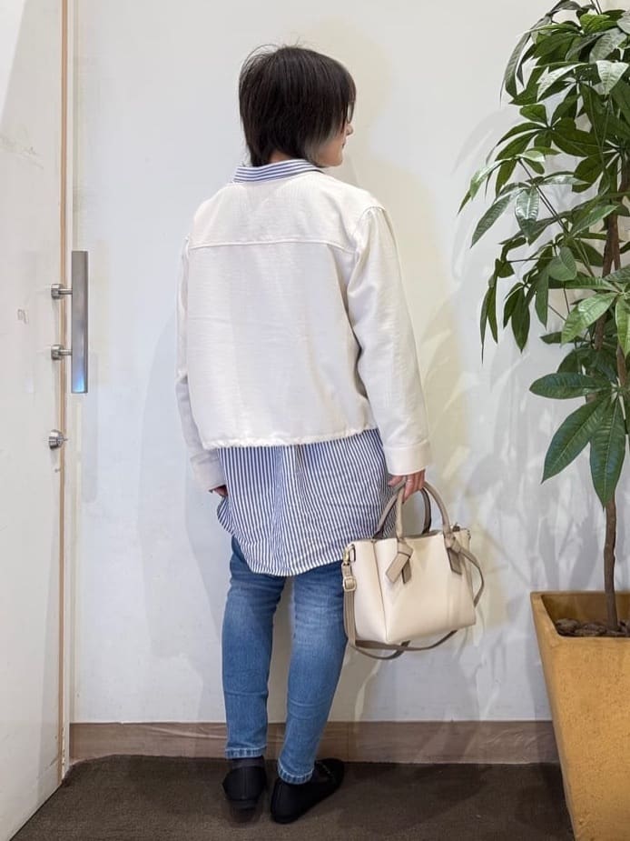 misakiさんの「SHOO･LA･RUE｜【SHOO・LA・RUE DENIM】毎日使いたくなる ストレッチデニムスキニーパンツ」を使ったコーディネート
