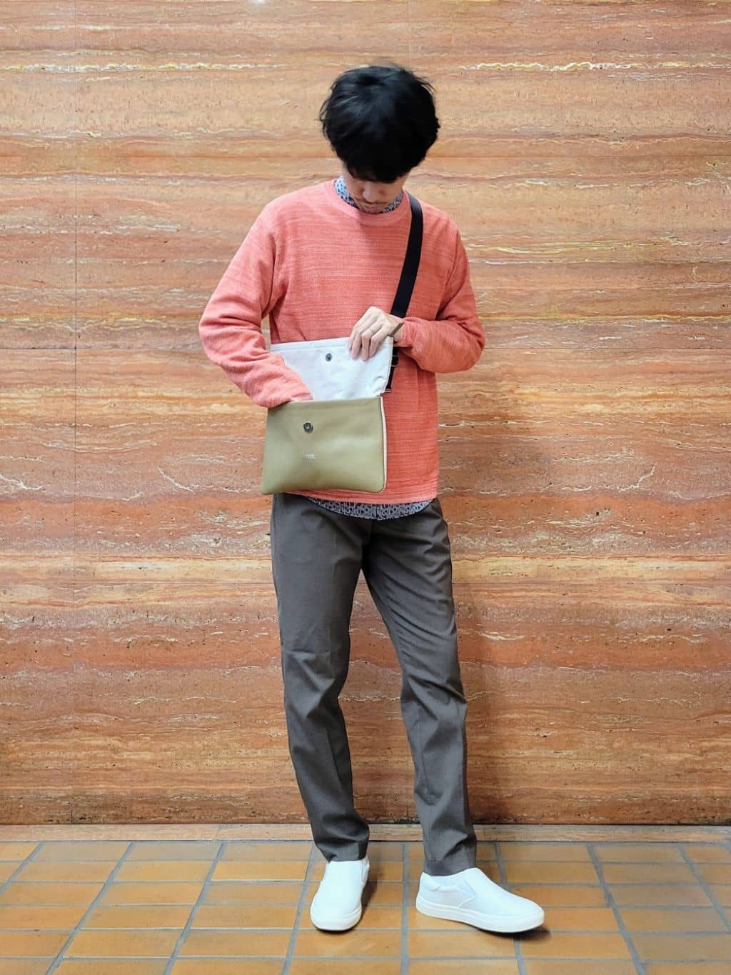 piroyaさんの「TAKEO KIKUCHI｜【洗える】カラースプリングニット」を使ったコーディネート