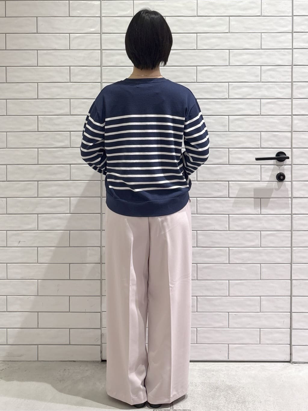 ayumiさんの「OPAQUE.CLIP｜金ボタン使いリラクシーニット【洗濯機OK】」を使ったコーディネート