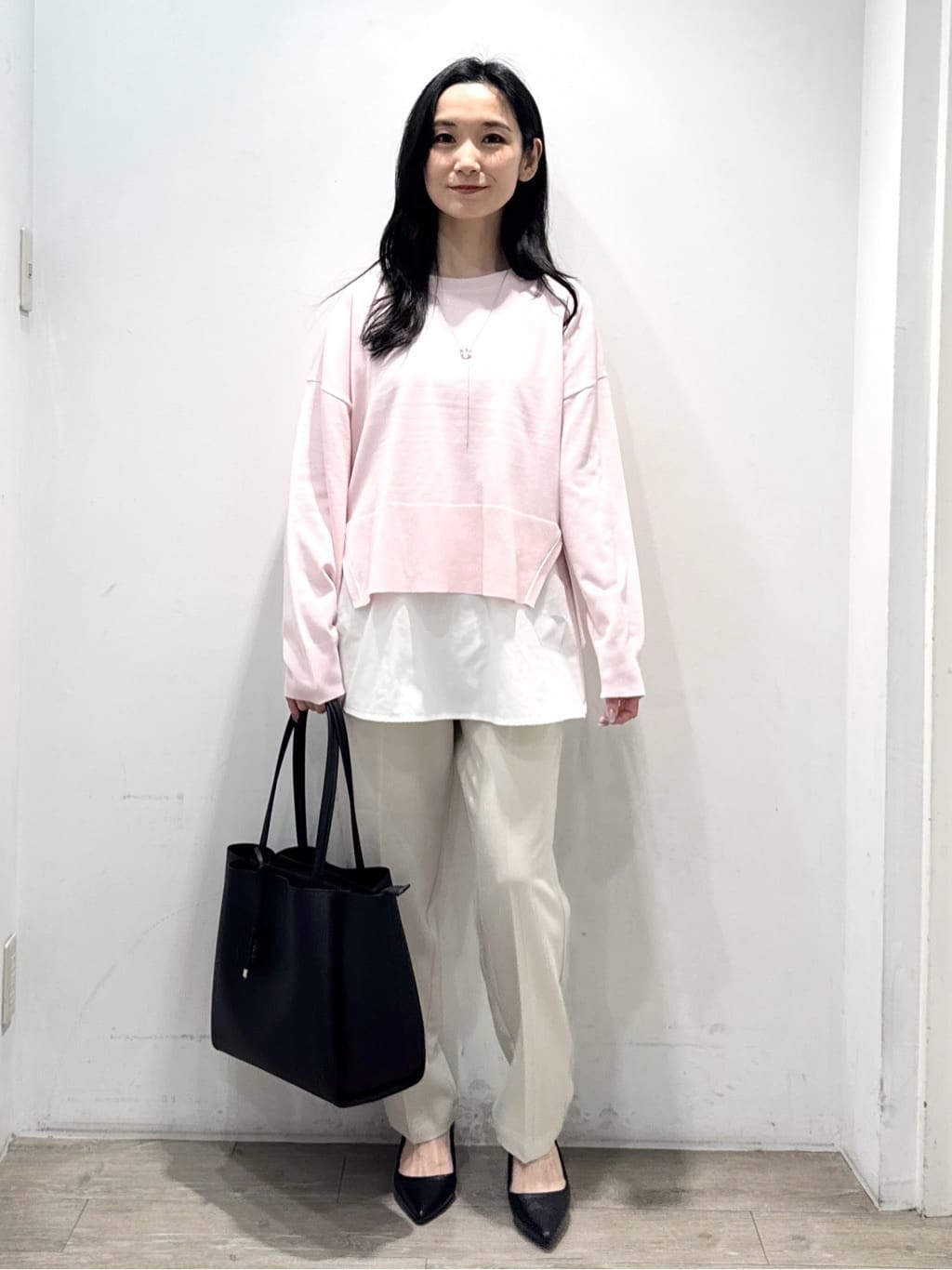 yuicciさんの「OPAQUE.CLIP｜美脚ストレッチイージーテーパードパンツ【洗濯機OK】」を使ったコーディネート