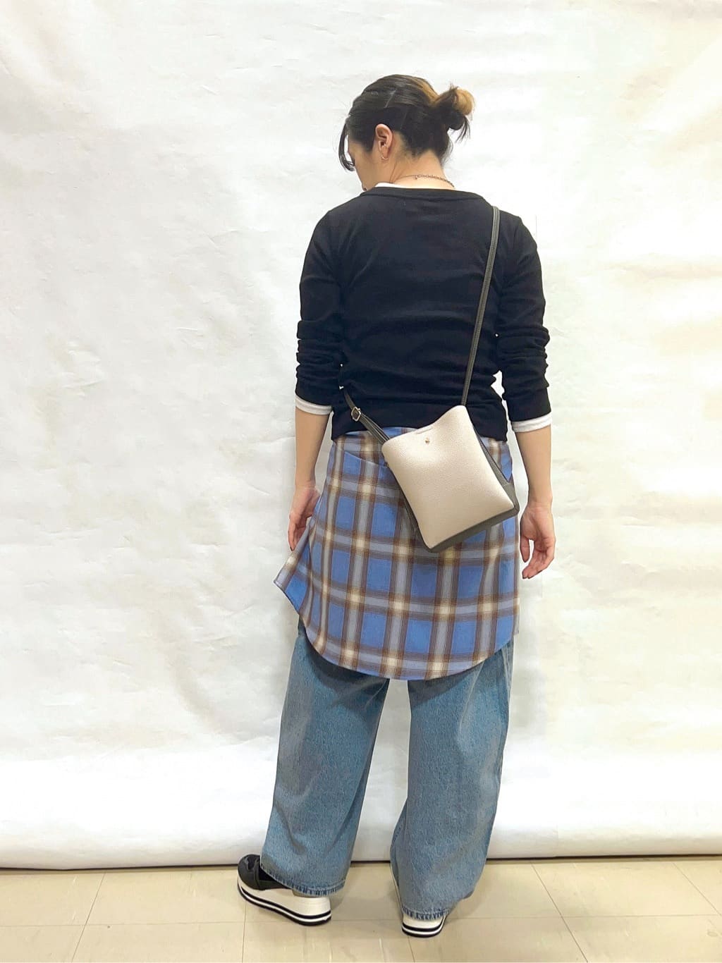まっつんさんの「SHOO･LA･RUE｜【洗濯機可】涼しげで軽やかな チェックシャツパーカ」を使ったコーディネート
