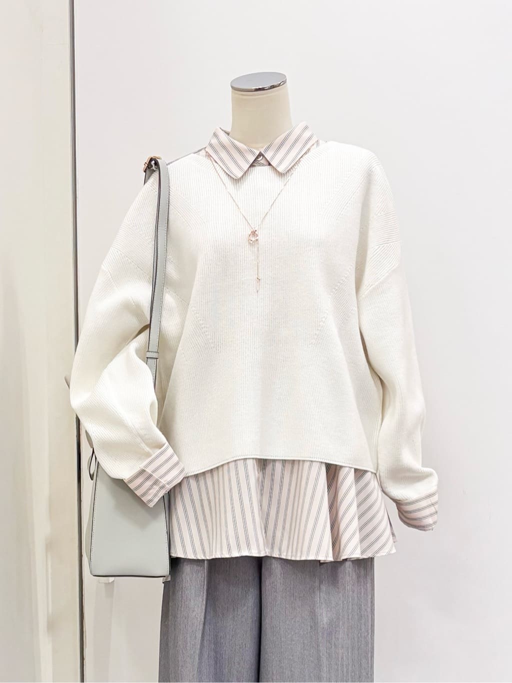 yukariさんの「grove｜スタイリングが上品に決まる、ウールライクワイドパンツ」を使ったコーディネート