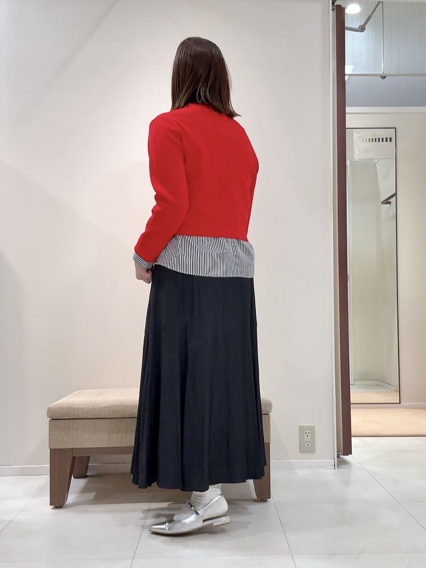YUIさんの「UNTITLED｜◆【コットン100/洗える】シャーリングフリルネックブラウス」を使ったコーディネート