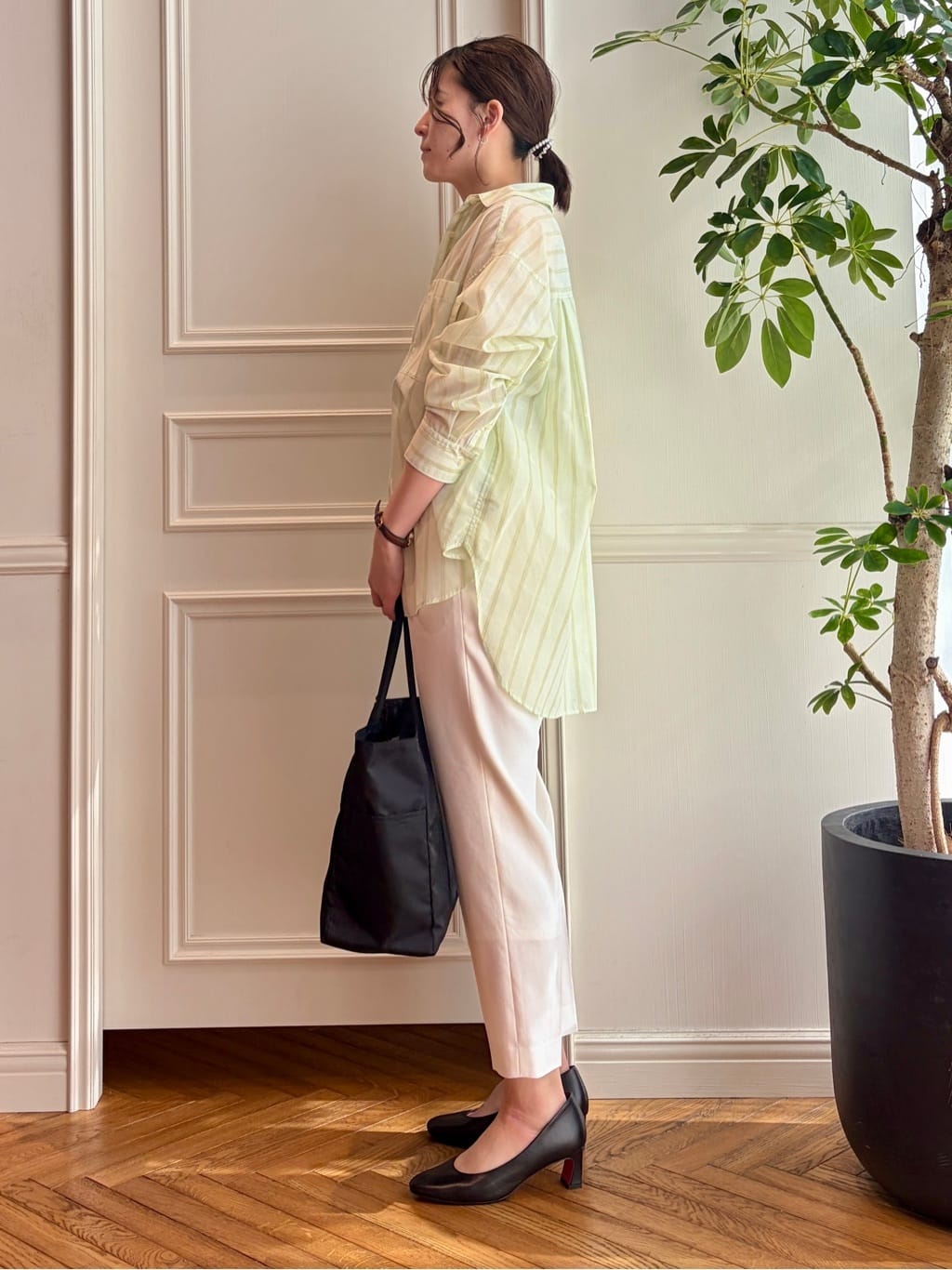 nakaoさんの「DRESSTERIOR｜シアー ストライプシャツ」を使ったコーディネート