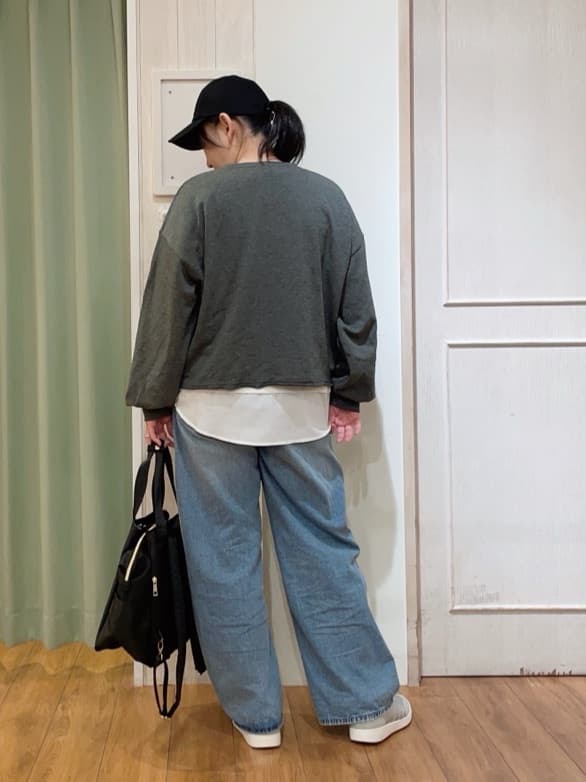 ke-yさんの「SHOO･LA･RUE｜【洗濯機可/S-LL】コーデの主役になる ロゴアソート 裏毛スウェット」を使ったコーディネート