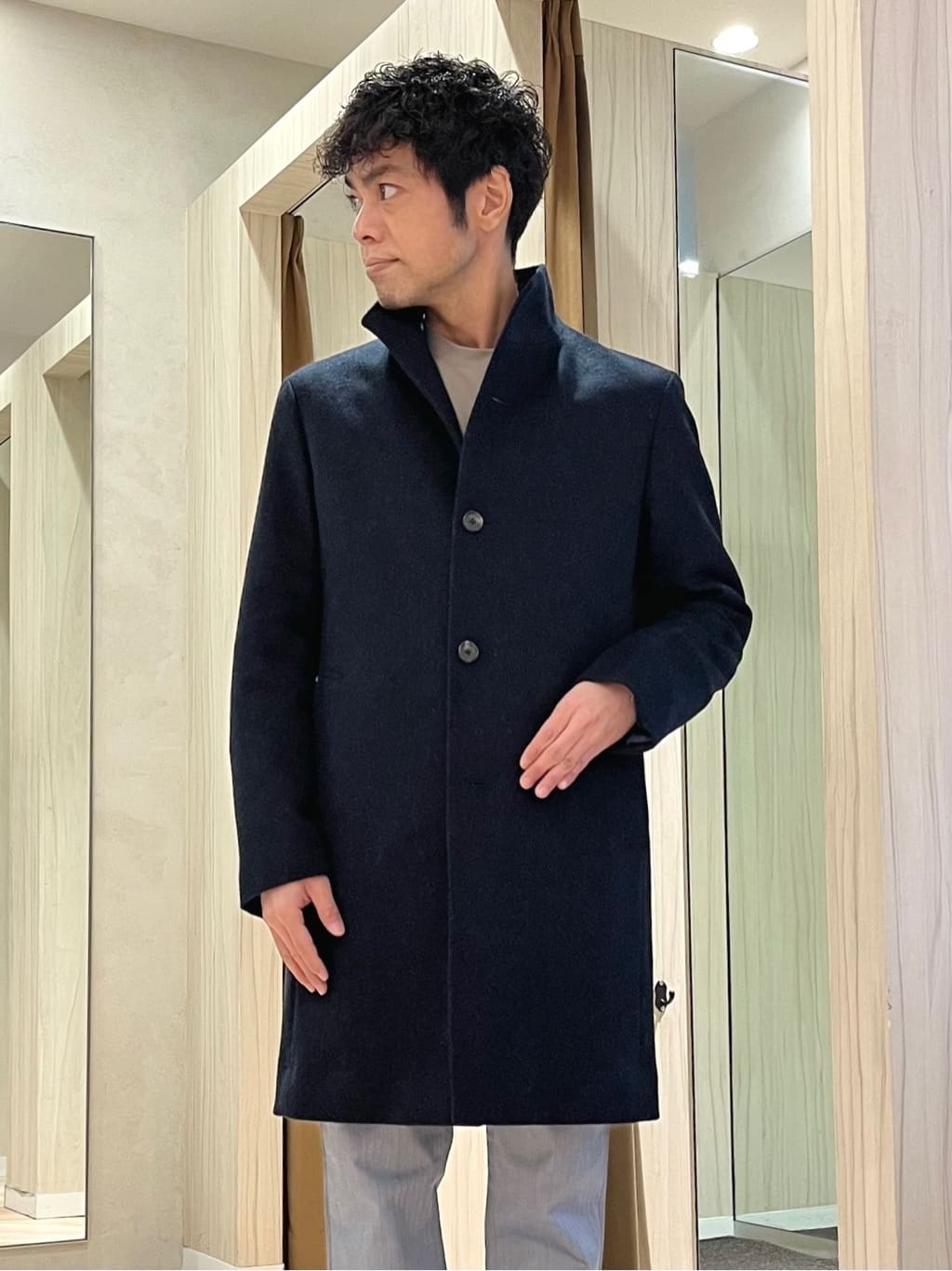 URAさんの「TAKEO KIKUCHI｜【ウールカシミヤブレンド】ビーバー調 スタンドカラー コート」を使ったコーディネート
