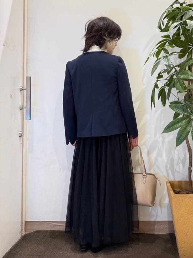 misakiさんの「SHOO･LA･RUE｜【洗濯機可/セットアップ可/S-3L】きちんと楽に。カットジョーゼットノーカラージャケット」を使ったコーディネート