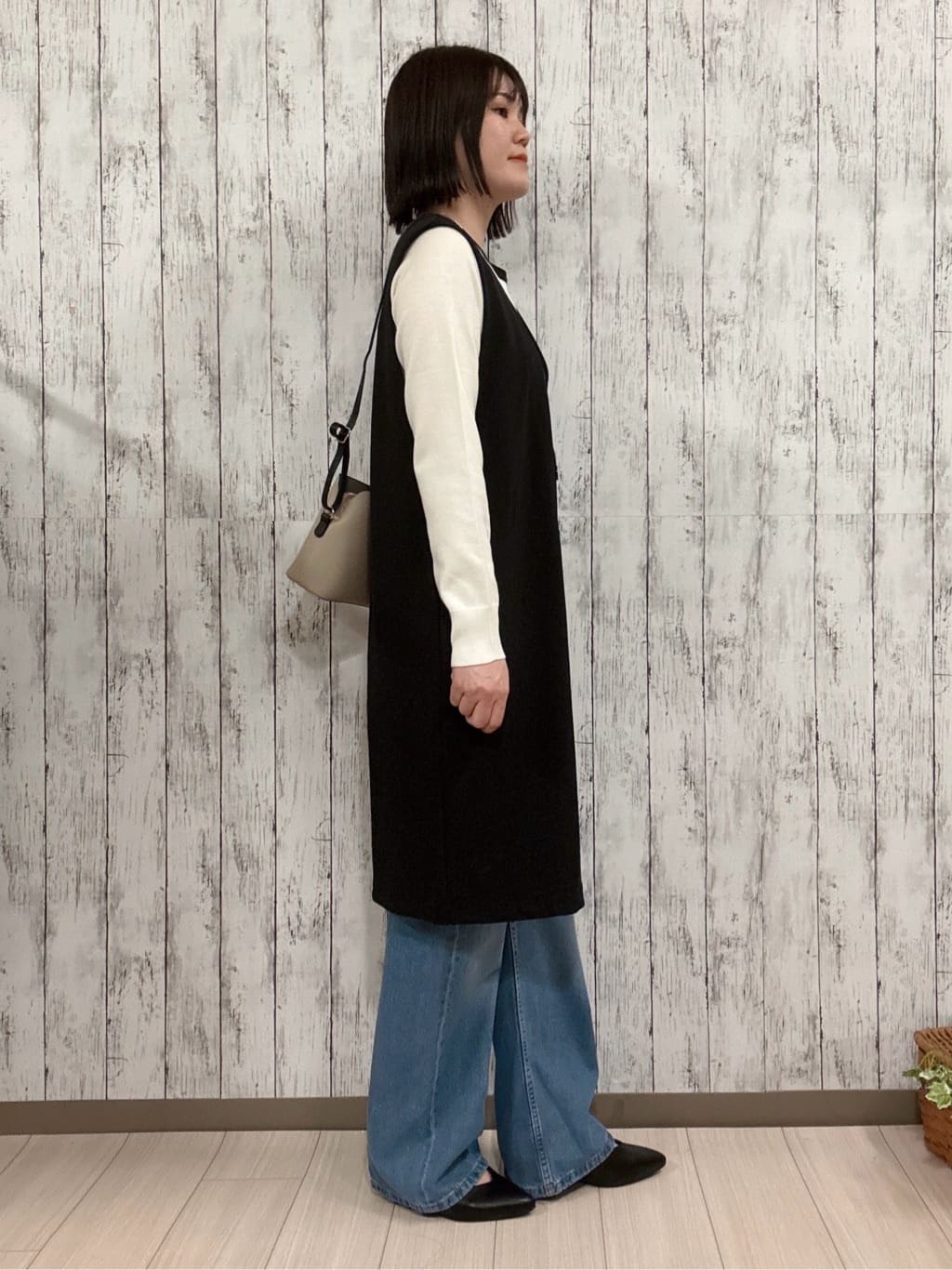 シカさんの「SHOO･LA･RUE｜【洗濯機可/セットアップ可/S-3L】きちんと楽に。カットジョーゼット ロングジレ」を使ったコーディネート