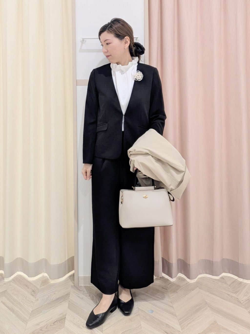 miyuさんの「SHOO･LA･RUE｜【S-LL/撥水】通勤やお出かけにも活躍 ミドルトレンチコート」を使ったコーディネート