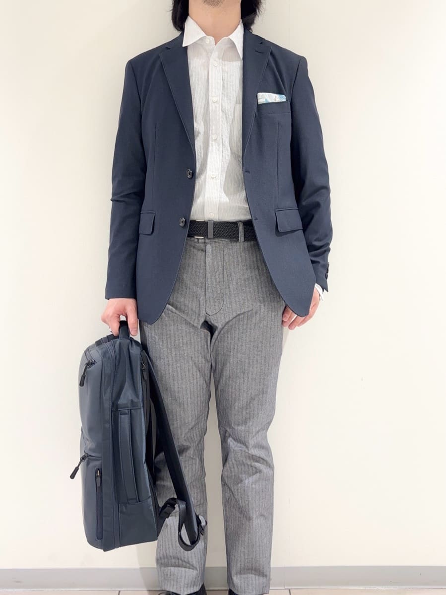 及川さんの「TAKEO KIKUCHI｜播州 ドビーストライプ フラワーシャツ」を使ったコーディネート