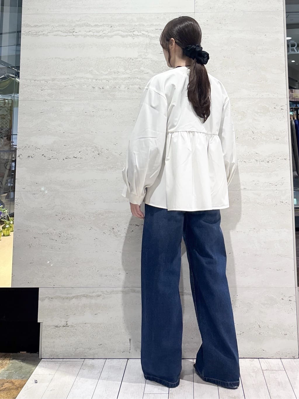 かほさんの「OPAQUE.CLIP｜ワイドストレートデニムパンツ【洗濯機OK】《S～LL》」を使ったコーディネート