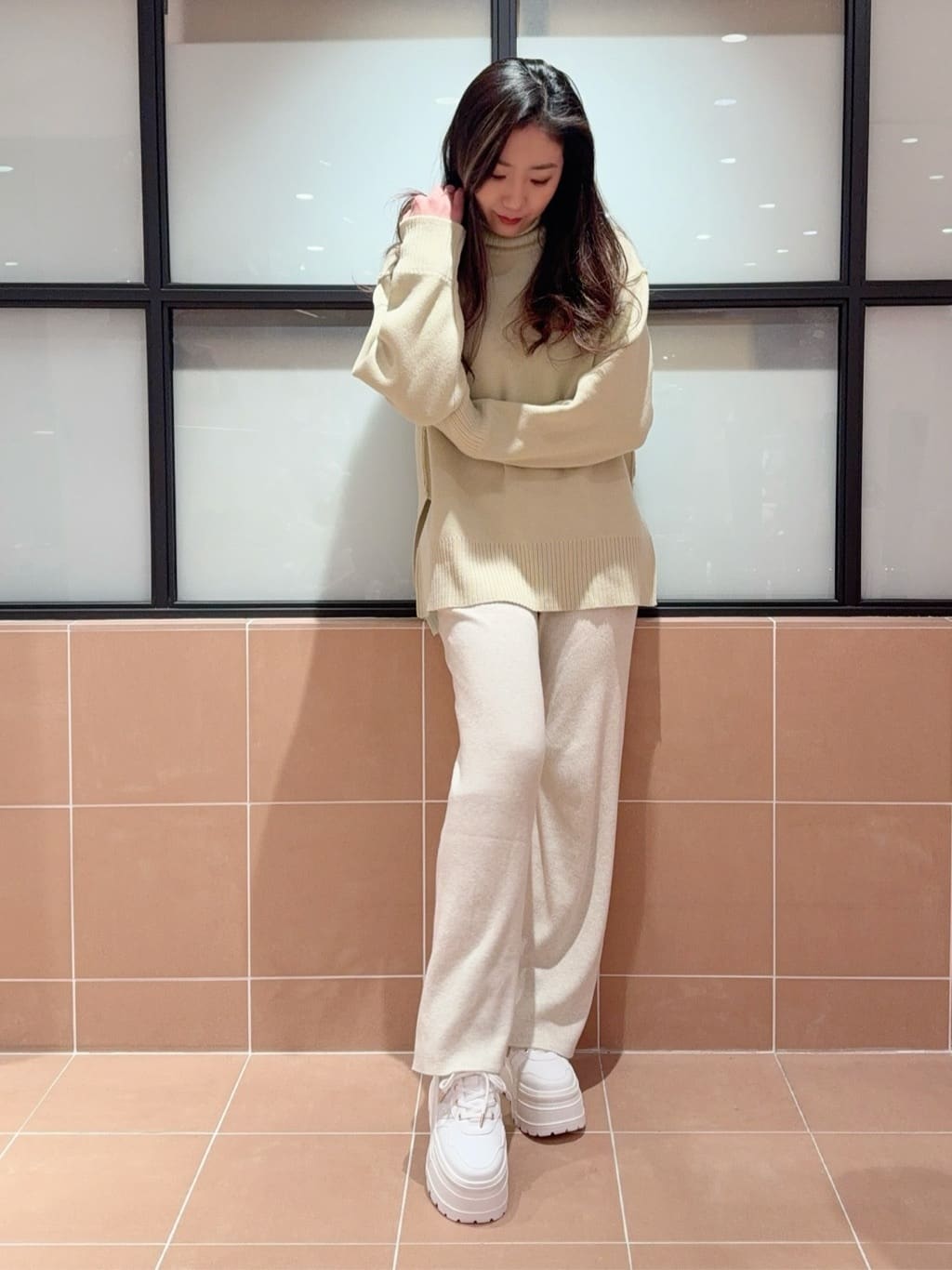 kaoriさんの「ESPERANZA｜ラメライン厚底スニーカー」を使ったコーディネート