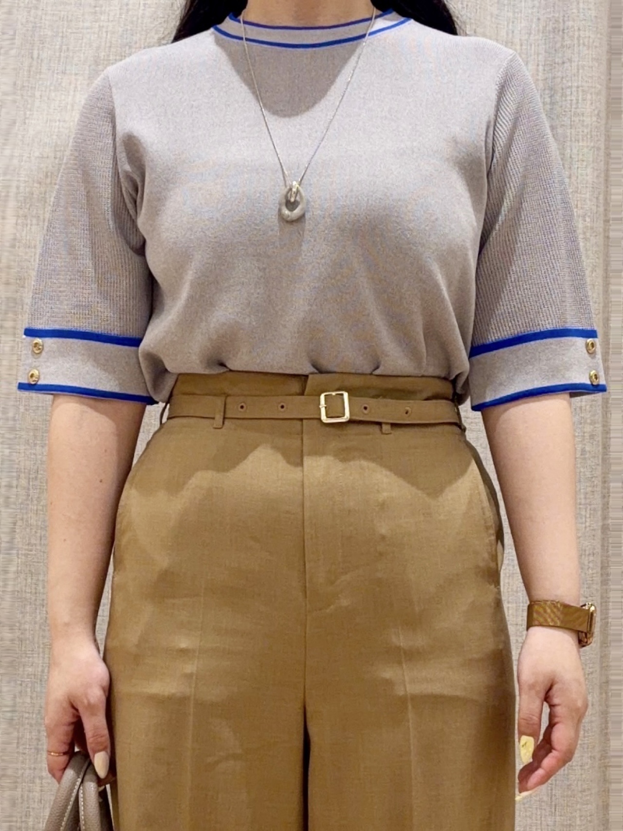 minamiさんの「grove｜新色追加！【シリーズ累計36万枚/名品ニット】やわらかドライタッチ 袖メッシュ編みニット」を使ったコーディネート