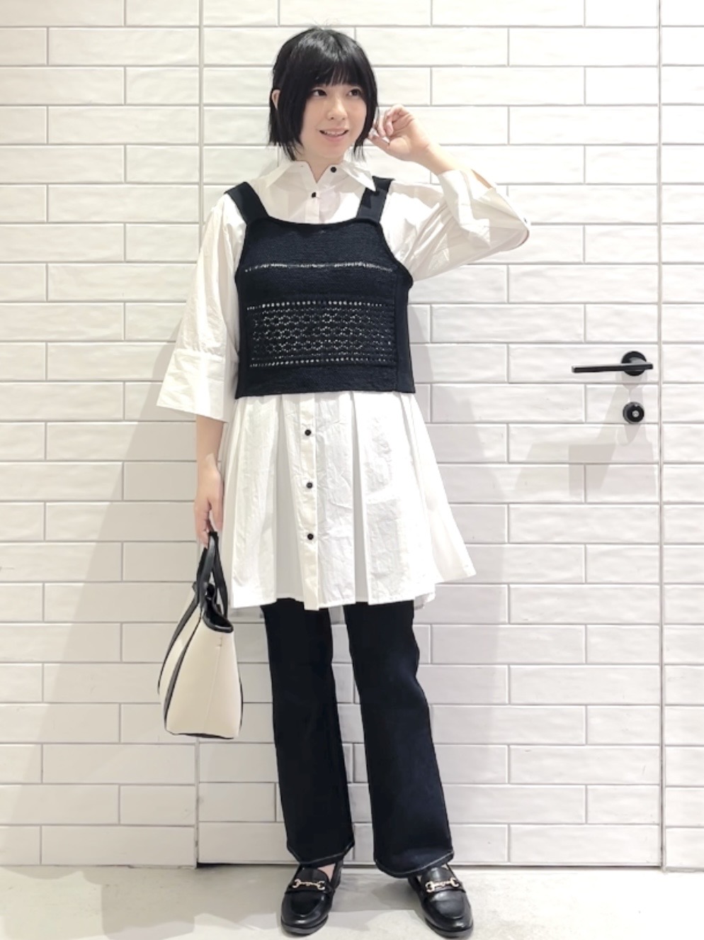 しおりさんの「OPAQUE.CLIP｜プリーツミニシャツワンピース【洗濯機OK】」を使ったコーディネート