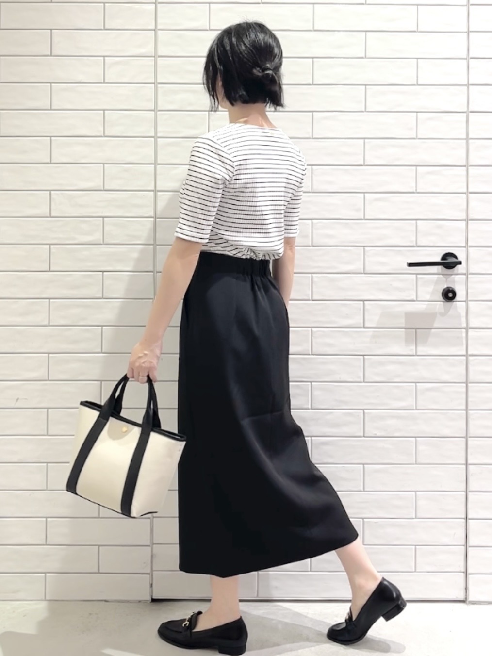 しおりさんの「OPAQUE.CLIP｜ベーシックリブボートネックカットソー【洗濯機OK】」を使ったコーディネート