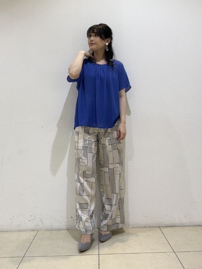 watanabeさんの「UNTITLED｜【洗える】無地＆チェーン柄 ギャザートップス」を使ったコーディネート