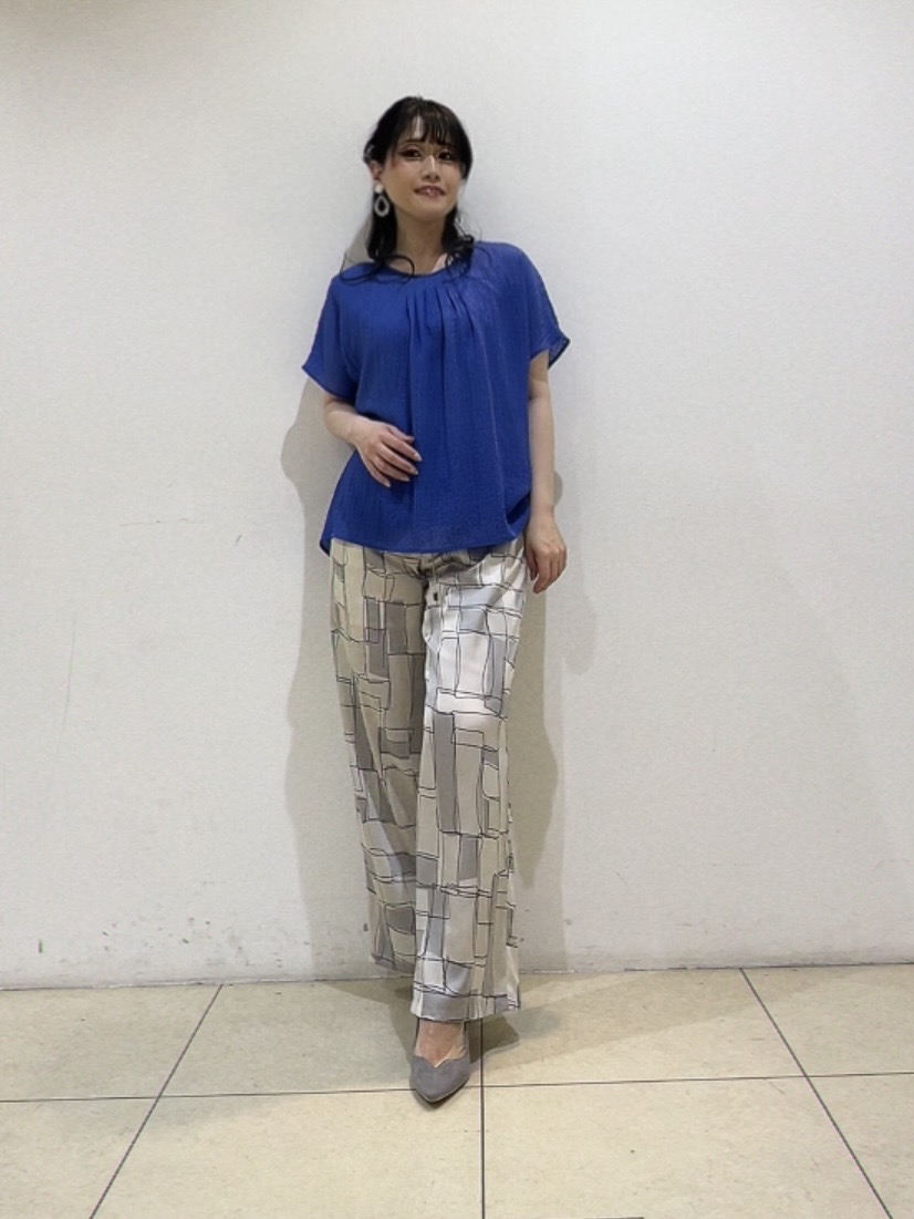 watanabeさんの「UNTITLED｜【洗える】無地＆チェーン柄 ギャザートップス」を使ったコーディネート