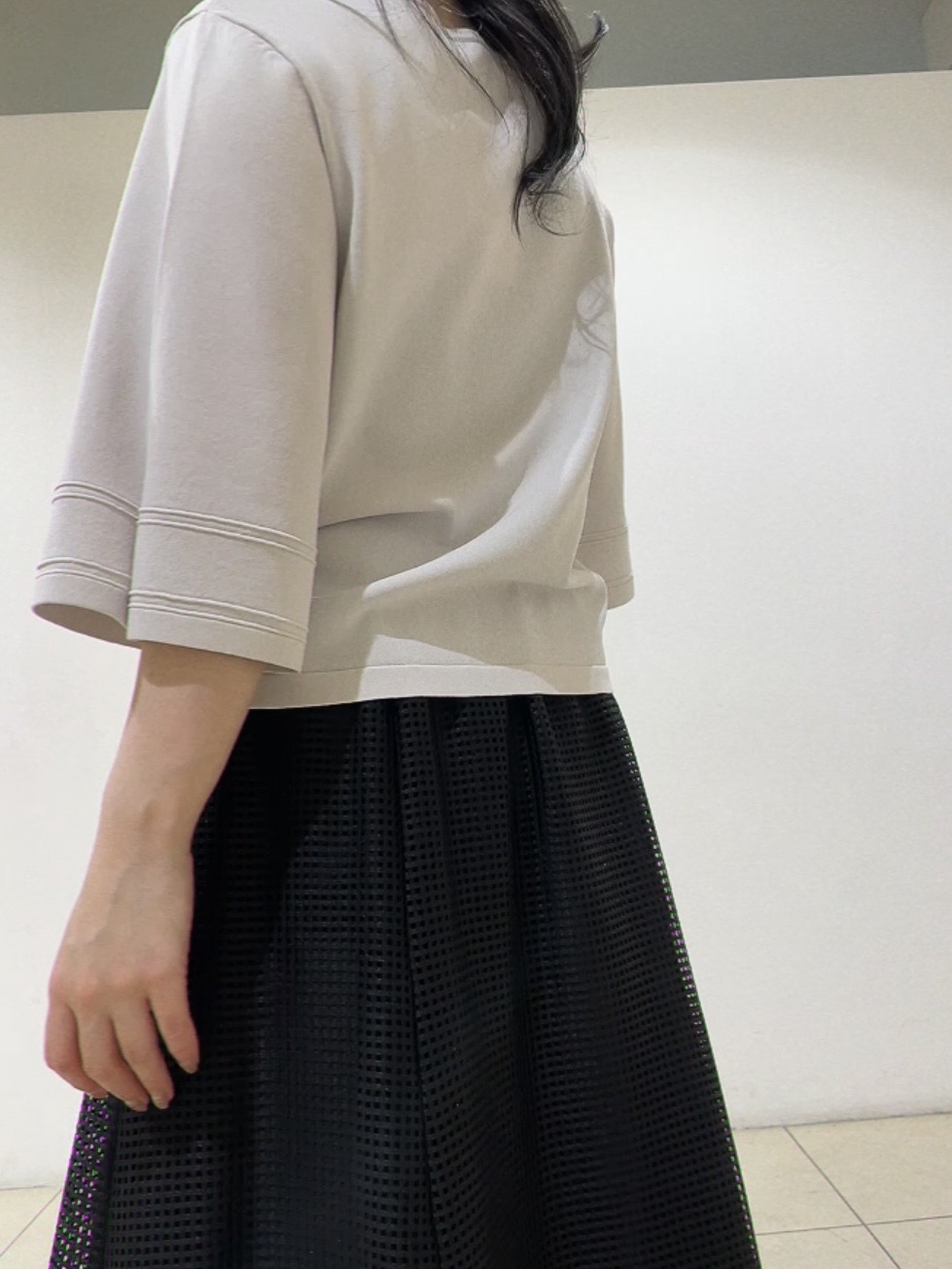 watanabeさんの「UNTITLED｜【洗える/清涼感】袖スリットニットプルオーバー」を使ったコーディネート