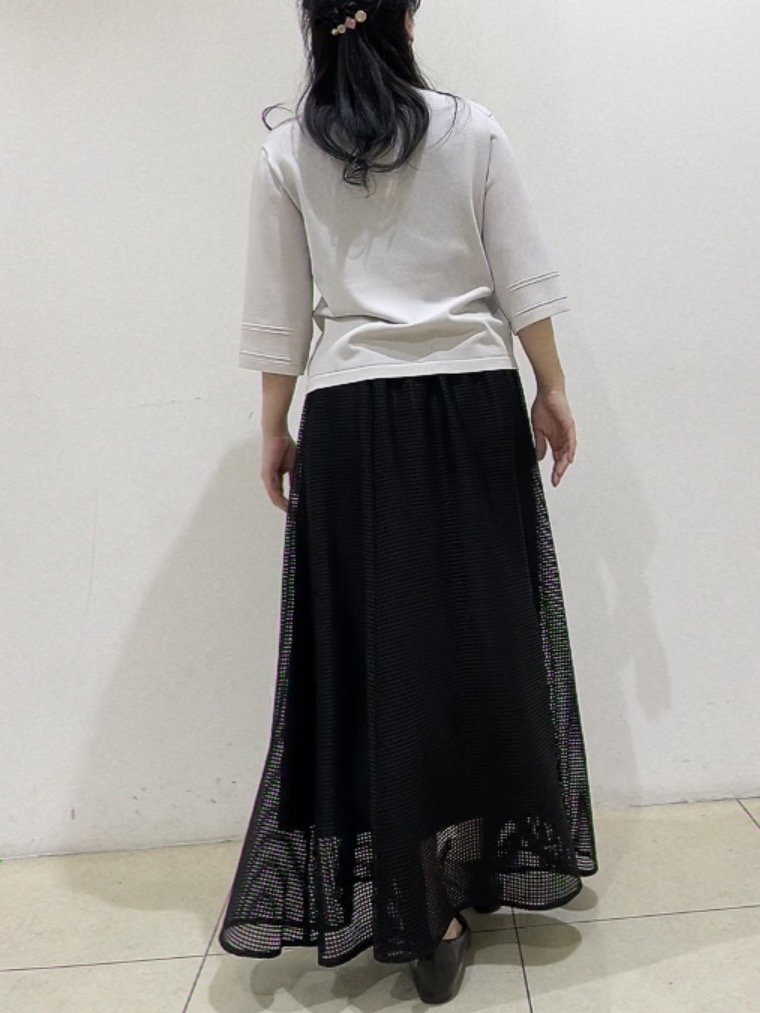 watanabeさんの「UNTITLED｜【洗える/清涼感】袖スリットニットプルオーバー」を使ったコーディネート