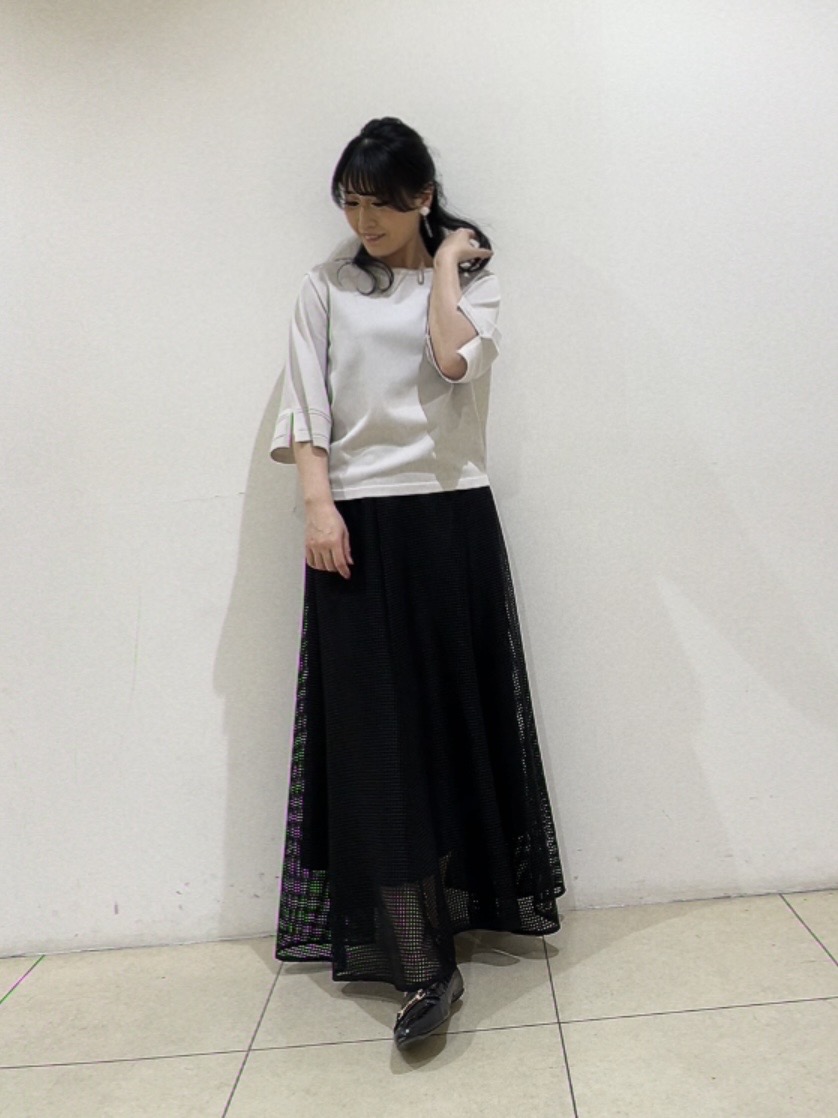 watanabeさんの「UNTITLED｜【洗える/清涼感】袖スリットニットプルオーバー」を使ったコーディネート