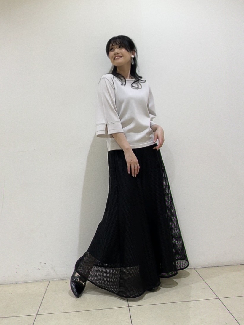 watanabeさんの「UNTITLED｜【洗える/清涼感】袖スリットニットプルオーバー」を使ったコーディネート