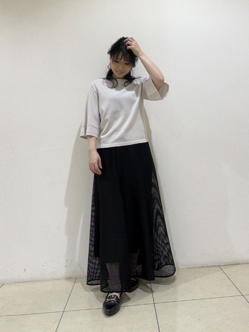 watanabeさんの「UNTITLED｜【洗える/清涼感】袖スリットニットプルオーバー」を使ったコーディネート