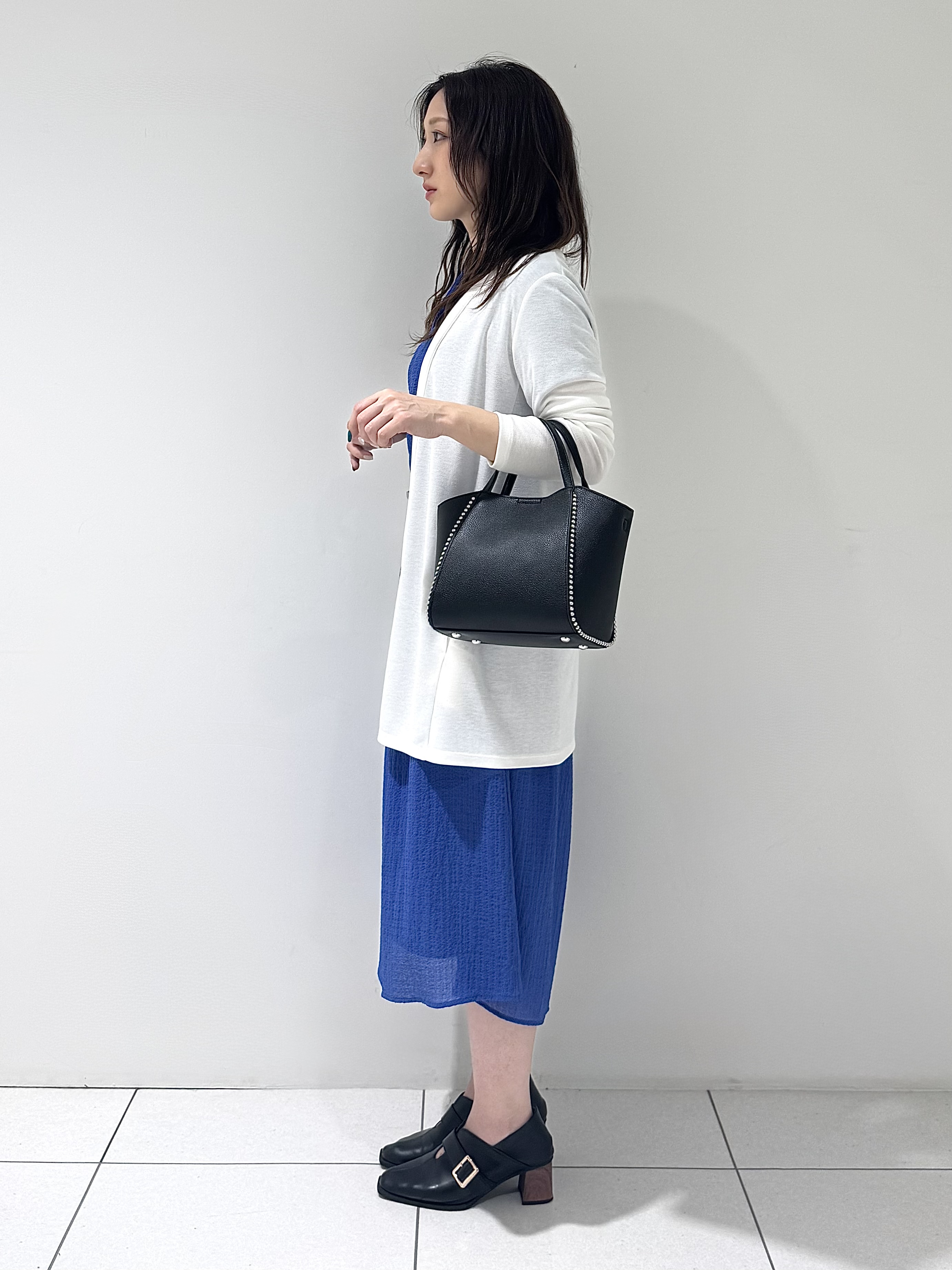 そんさんの「INDIVI｜【UVケア】着流しミドル丈カーディガンジャージ」を使ったコーディネート