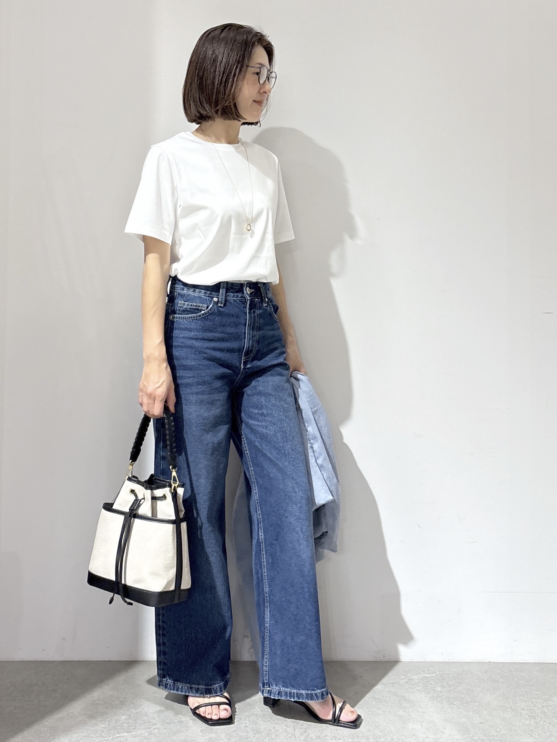 NAKAさんの「OPAQUE.CLIP｜オーガニックコットン混ベーシックTシャツ【洗濯機OK】《SS～LL》」を使ったコーディネート