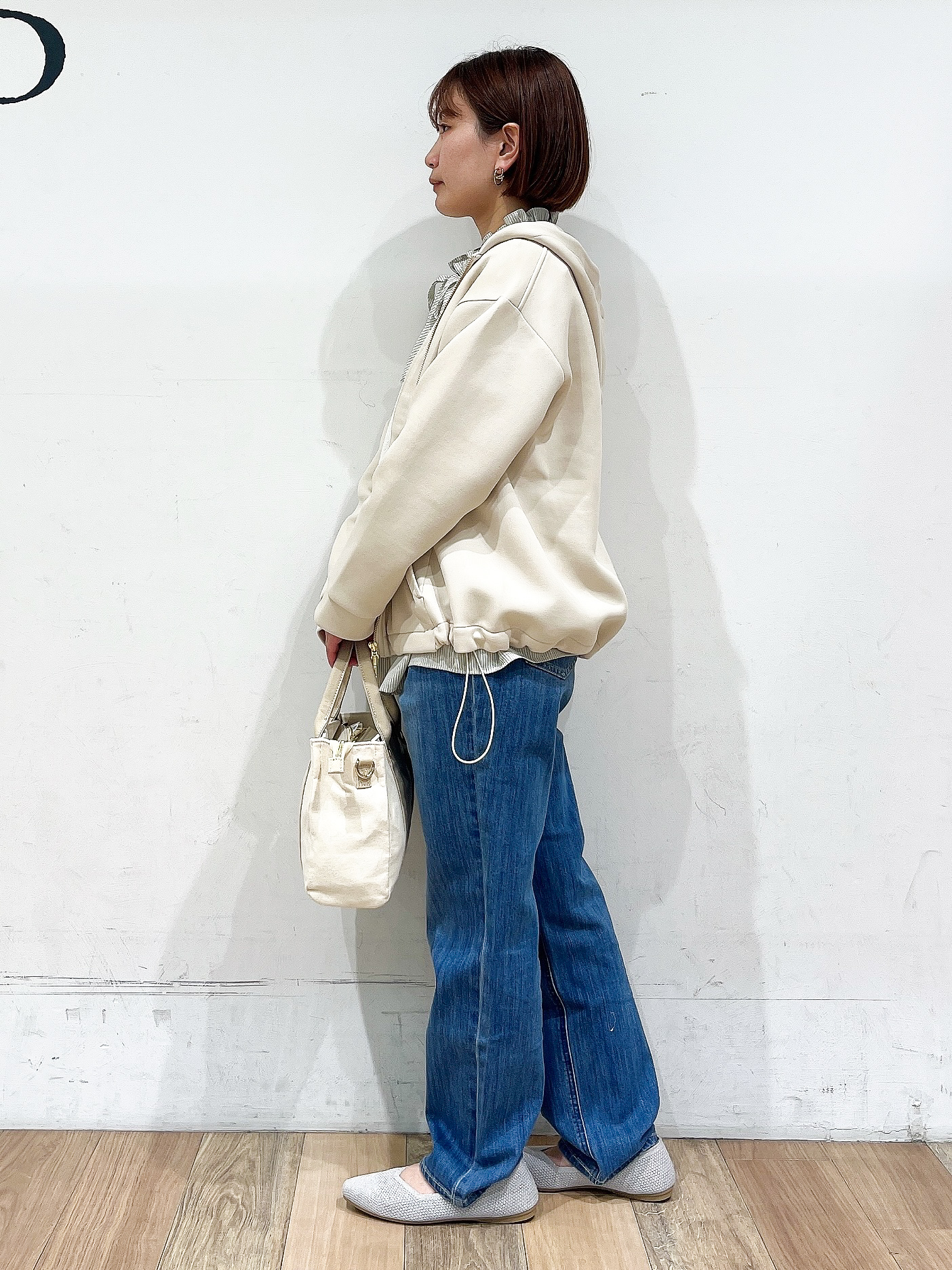 山さんさんの「grove｜【おうちで洗える】顔周りすっきり、ボートネックニット」を使ったコーディネート