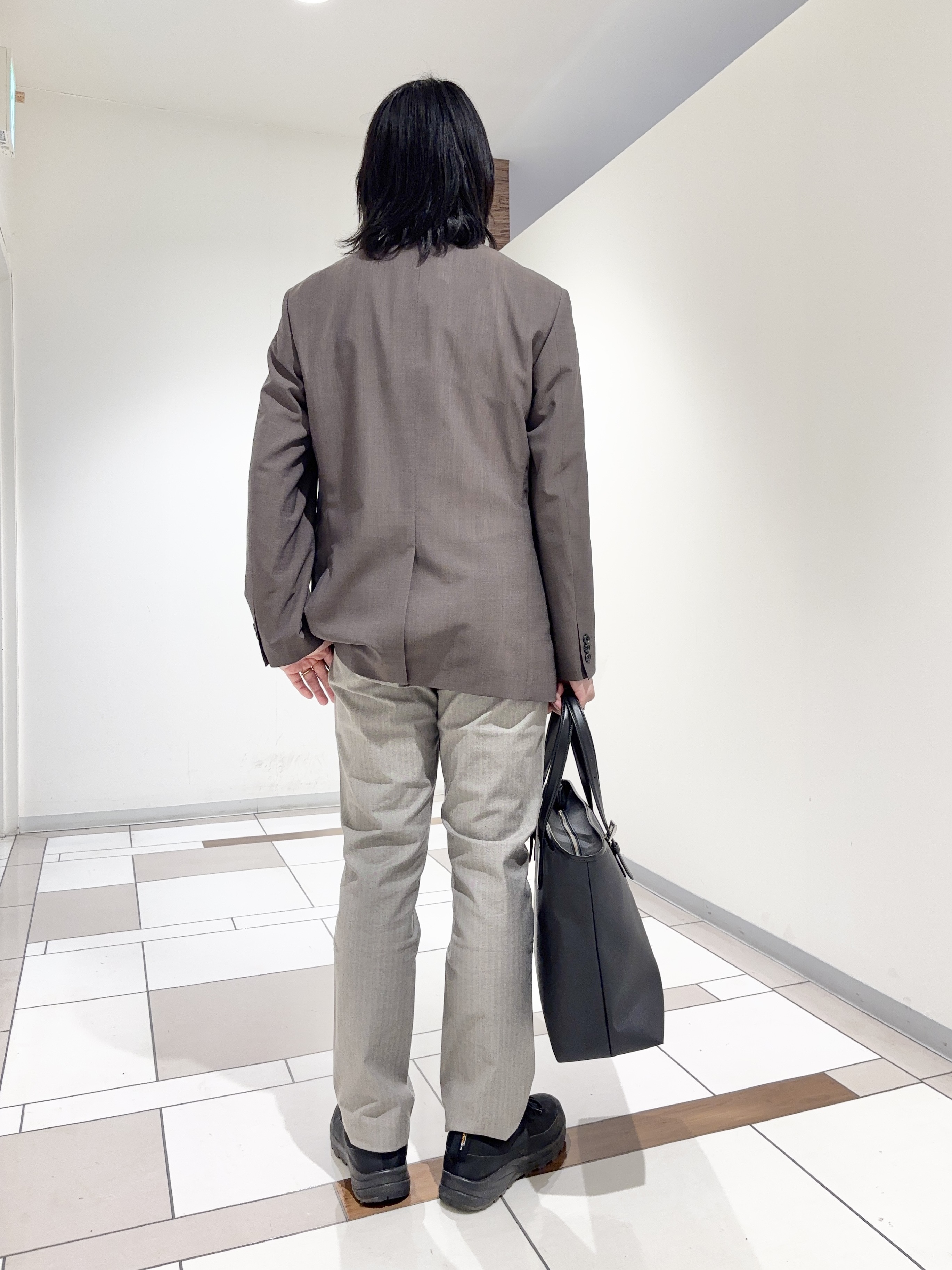 及川さんの「TAKEO KIKUCHI｜【BOWLER HAT LABEL】トロピカルシャンブレージャケット」を使ったコーディネート