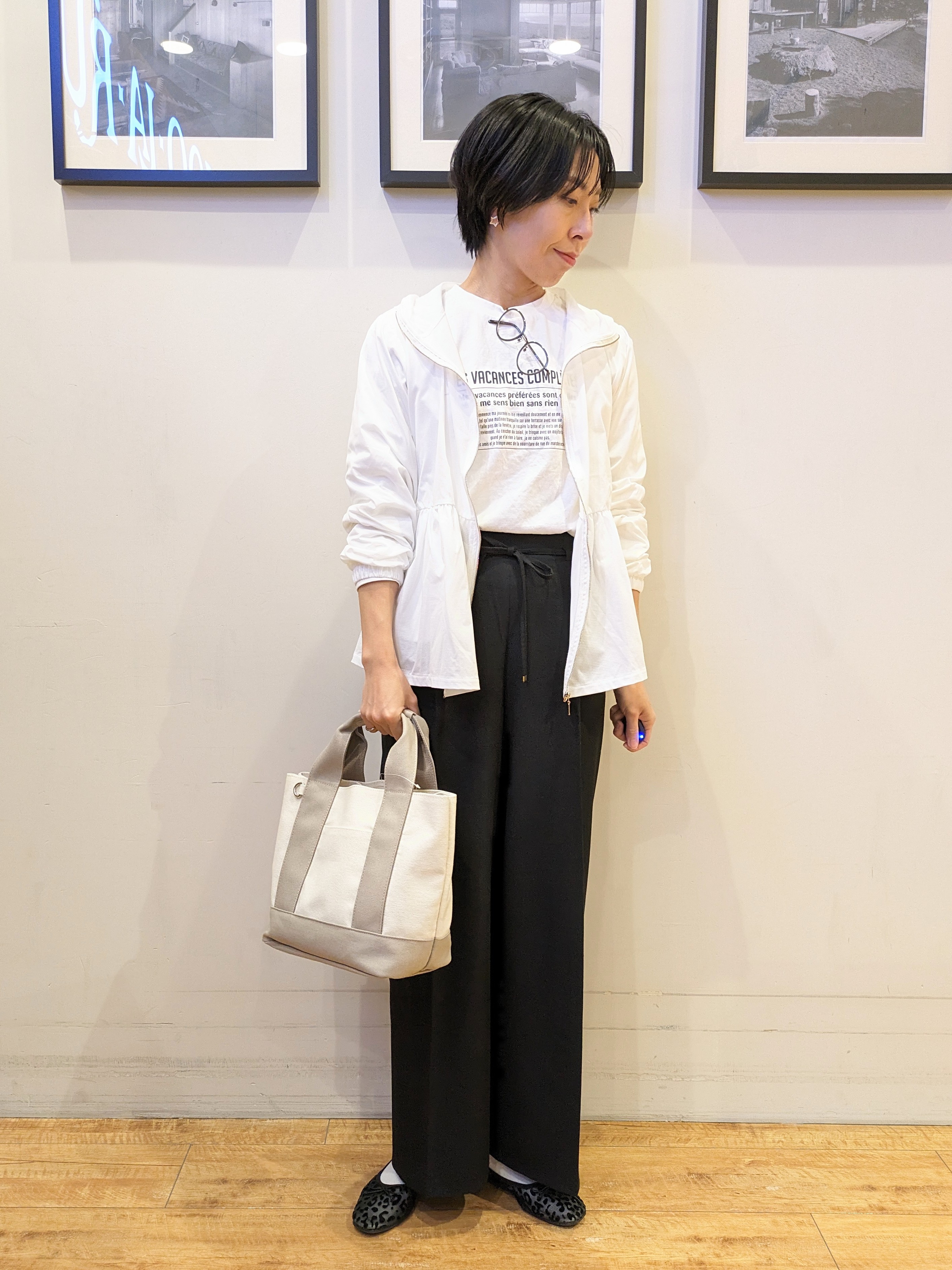 Akiさんの「SHOO･LA･RUE｜【S-LL/体型カバー】日焼け対策にも女性らしさを UVカットペプラムパーカ」を使ったコーディネート
