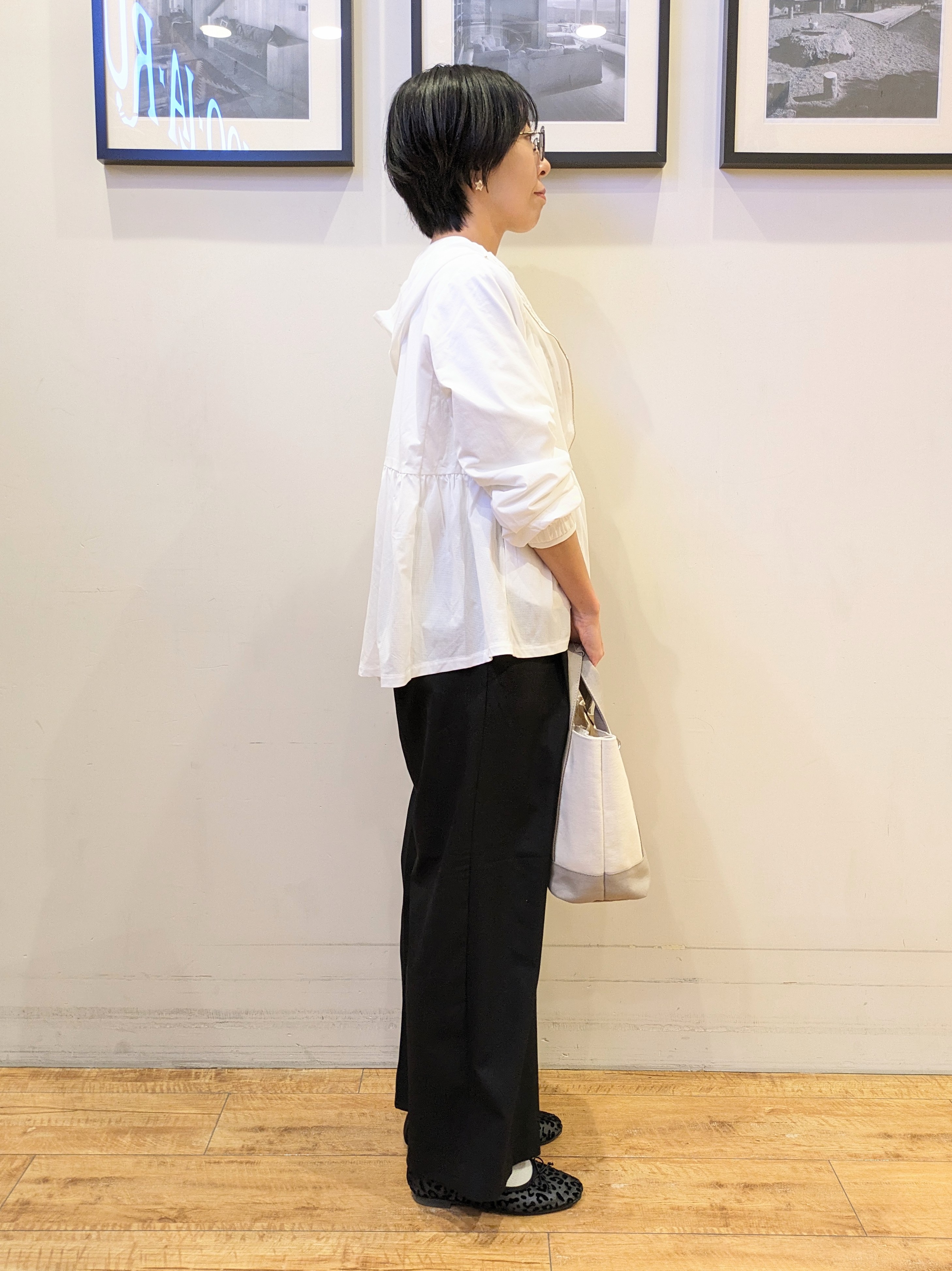 Akiさんの「SHOO･LA･RUE｜【S-LL/体型カバー】日焼け対策にも女性らしさを UVカットペプラムパーカ」を使ったコーディネート