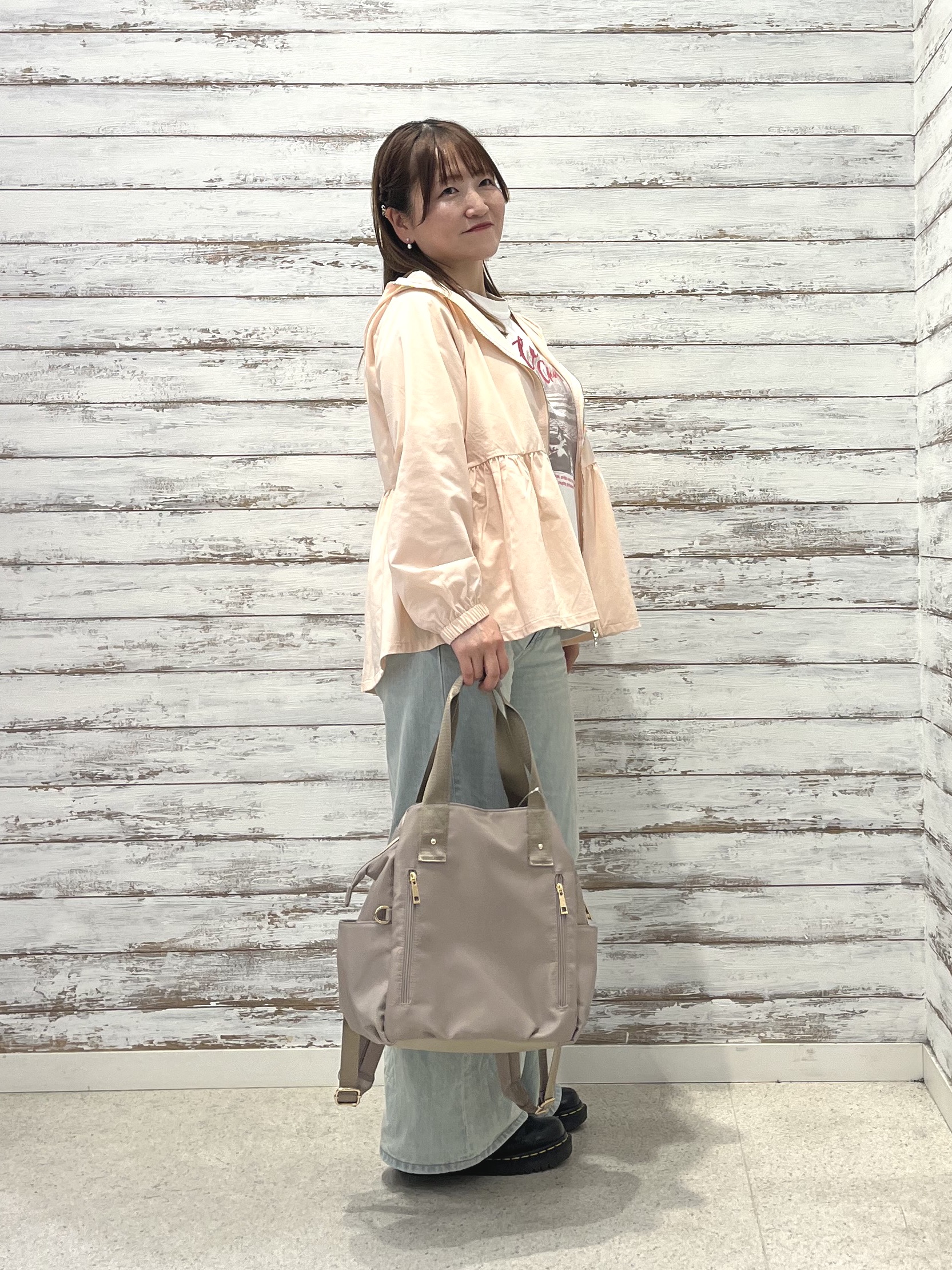 ゆっきーさんの「SHOO･LA･RUE｜【S-LL/体型カバー】日焼け対策にも女性らしさを UVカットペプラムパーカ」を使ったコーディネート