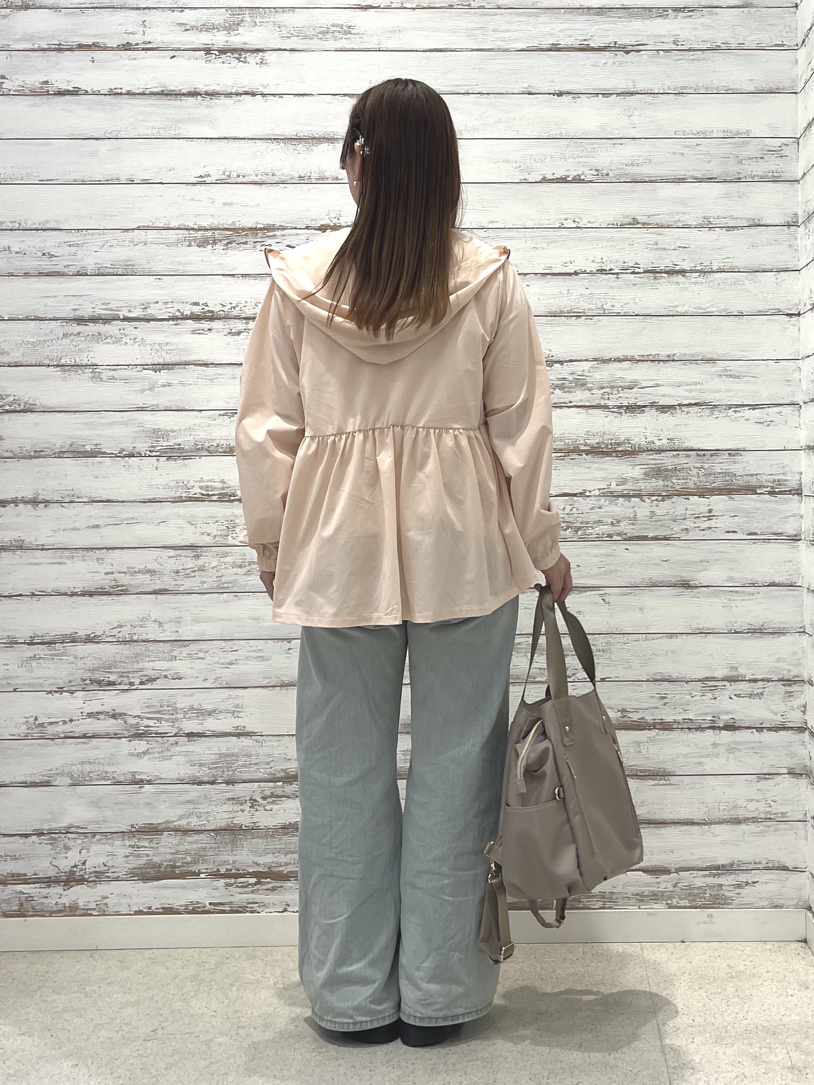 ゆっきーさんの「SHOO･LA･RUE｜【S-LL/体型カバー】日焼け対策にも女性らしさを UVカットペプラムパーカ」を使ったコーディネート