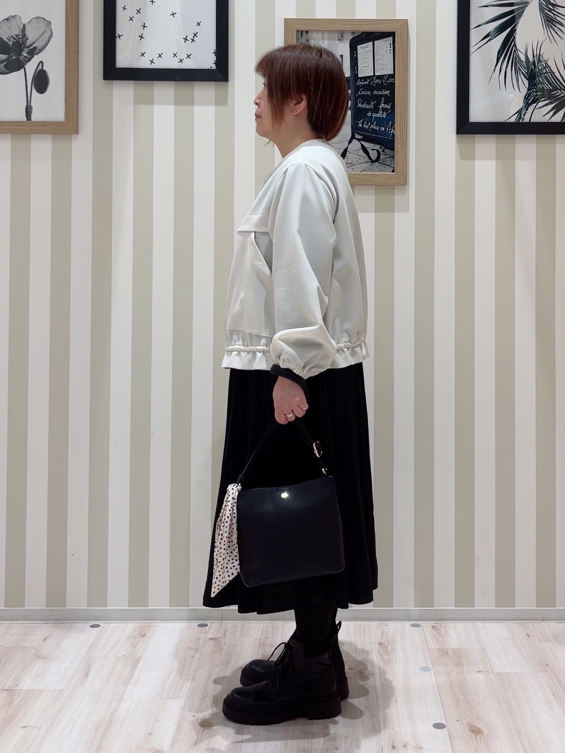 ma_miさんの「SHOO･LA･RUE｜【UV/抗菌防臭/洗濯機可】小さめロゴの大人スムースロンT」を使ったコーディネート