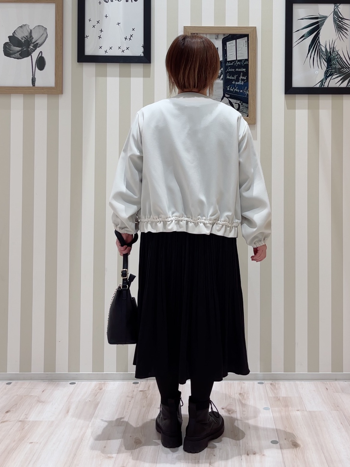 ma_miさんの「SHOO･LA･RUE｜【UV/抗菌防臭/洗濯機可】小さめロゴの大人スムースロンT」を使ったコーディネート