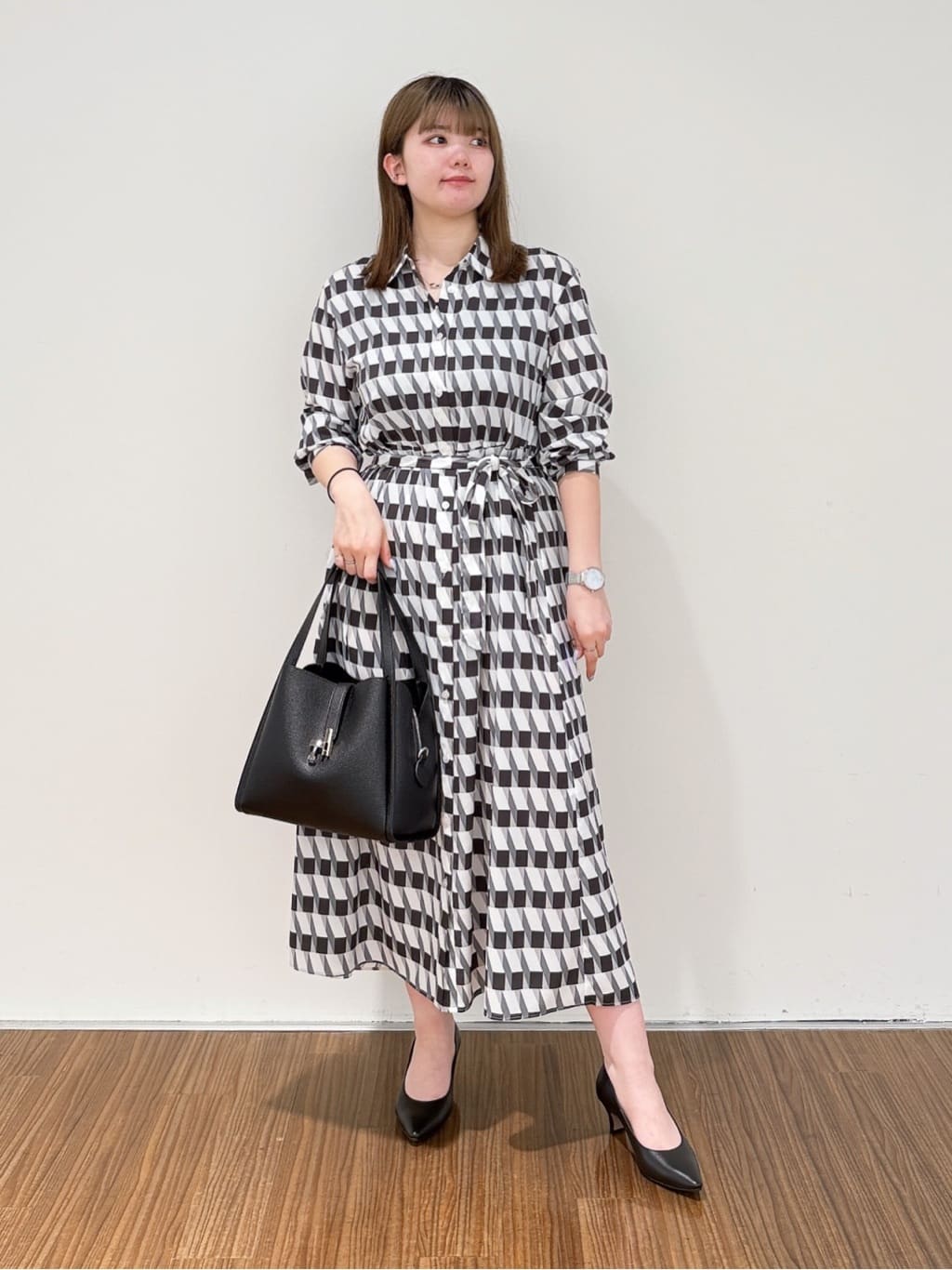 emikaさんの「INDIVI｜【洗える／2WAY】ベルト付き ジオメトリック柄 シャツワンピース」を使ったコーディネート