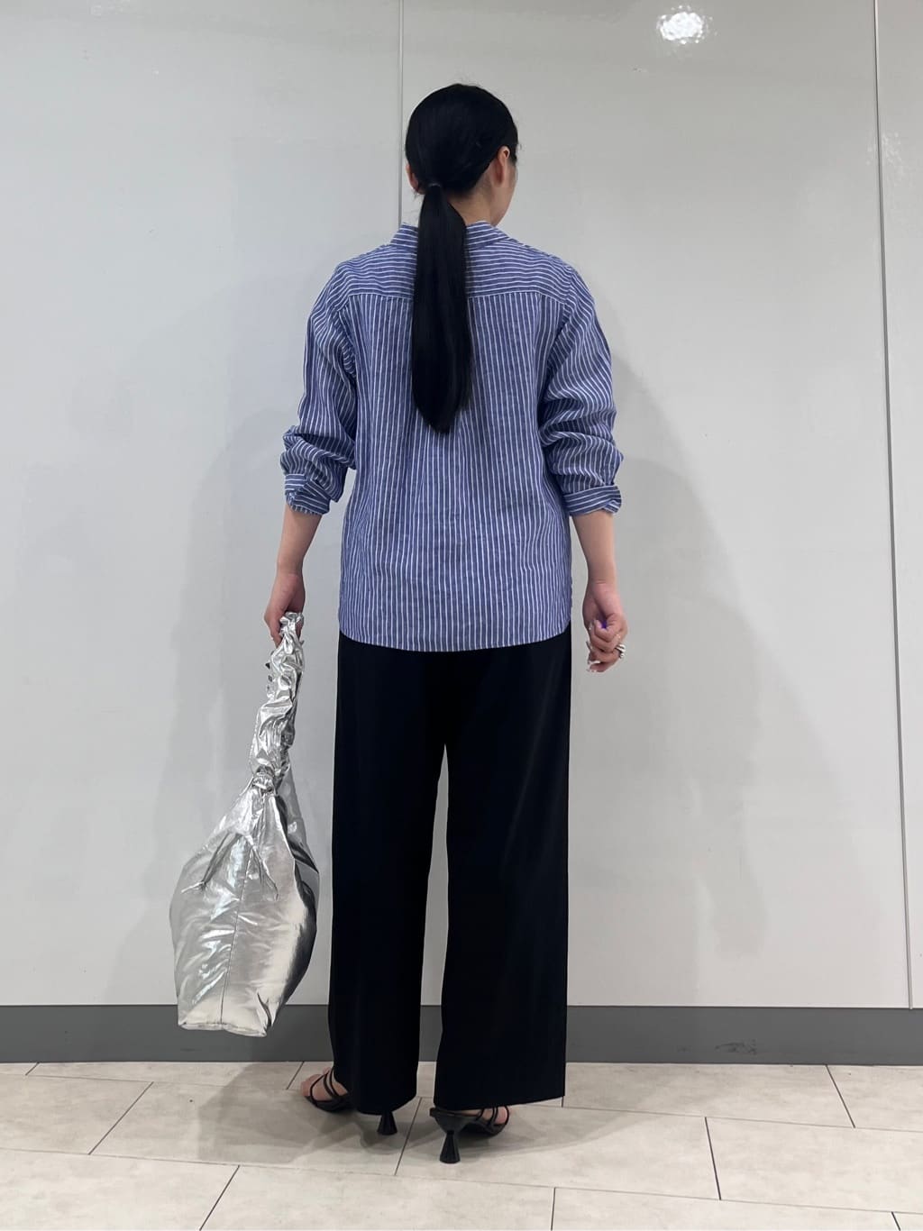 hasuさんの「INDIVI｜【接触冷感／2WAY】カシュクールリネンシャツ」を使ったコーディネート
