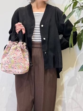 misakiさんの「SHOO･LA･RUE｜【前後2WAY/洗濯機可/S-LL】スクエアネックで小顔効果 ランダムテレコタンクトップ」を使ったコーディネート