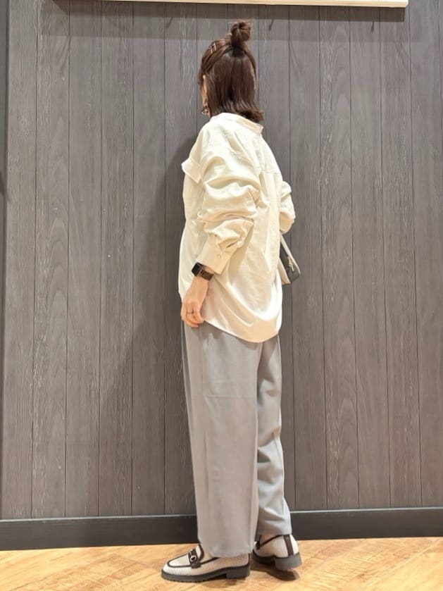 meiさんの「SHOO･LA･RUE｜【洗濯機可/S-LL】さらりと軽やか インせず着られる すっきり見えドルマンニット」を使ったコーディネート
