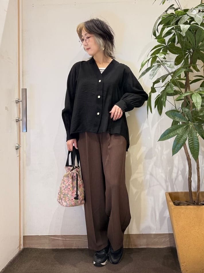 misakiさんの「SHOO･LA･RUE｜【前後2WAY/洗濯機可/S-LL】スクエアネックで小顔効果 ランダムテレコタンクトップ」を使ったコーディネート