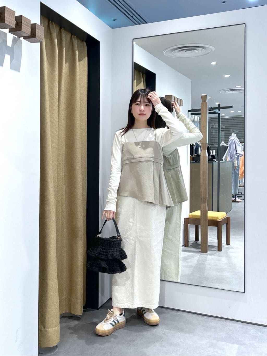 Renoさんの「INDIVI｜バックオープンリブ長袖Tシャツ」を使ったコーディネート