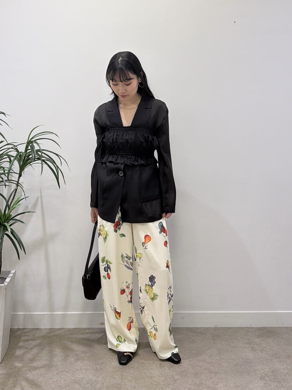 rinaさんの「INDIVI｜【接触冷感/通気性】シアーシャツジャケット」を使ったコーディネート