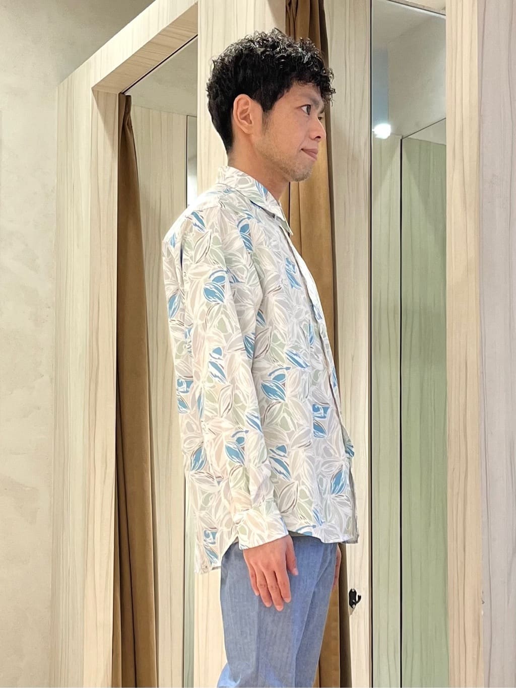 URAさんの「TAKEO KIKUCHI｜ジップアップ 鹿の子 ニット」を使ったコーディネート