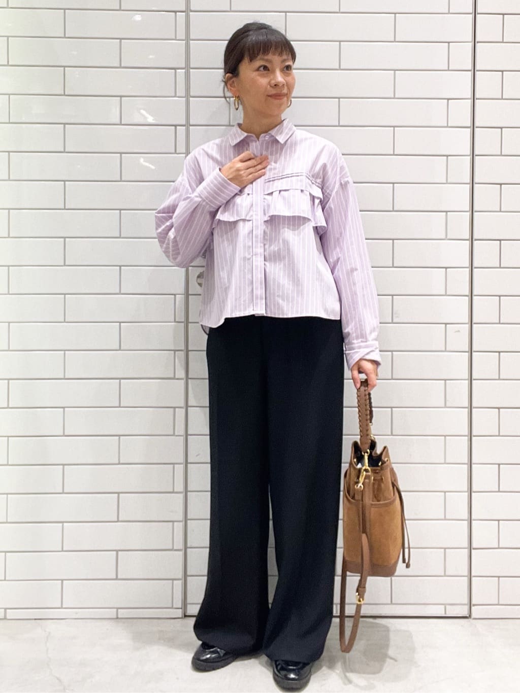 oiさんの「OPAQUE.CLIP｜タックフリルシャツ【洗濯機OK】」を使ったコーディネート