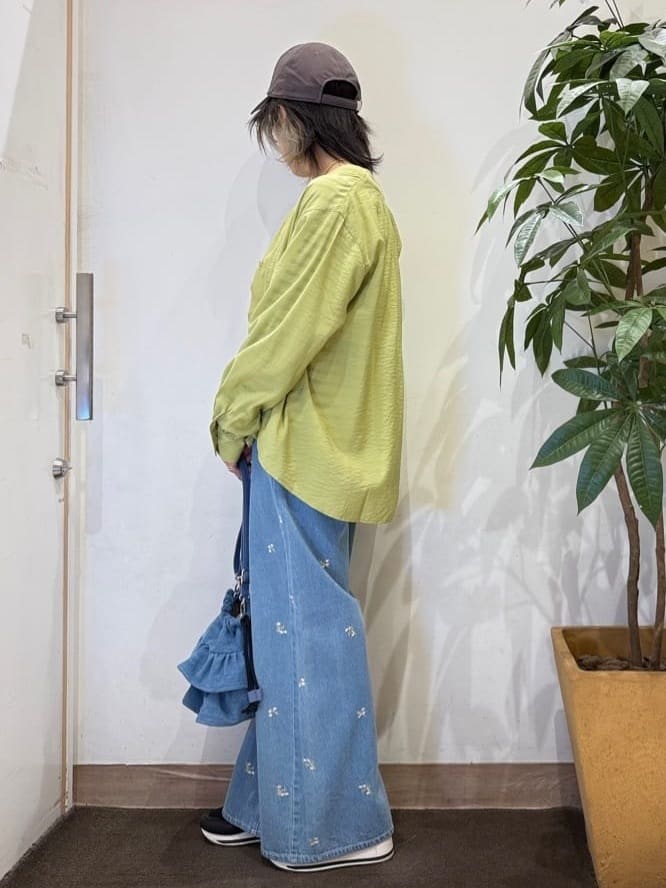 misakiさんの「SHOO･LA･RUE｜ヒールアップスニーカー」を使ったコーディネート