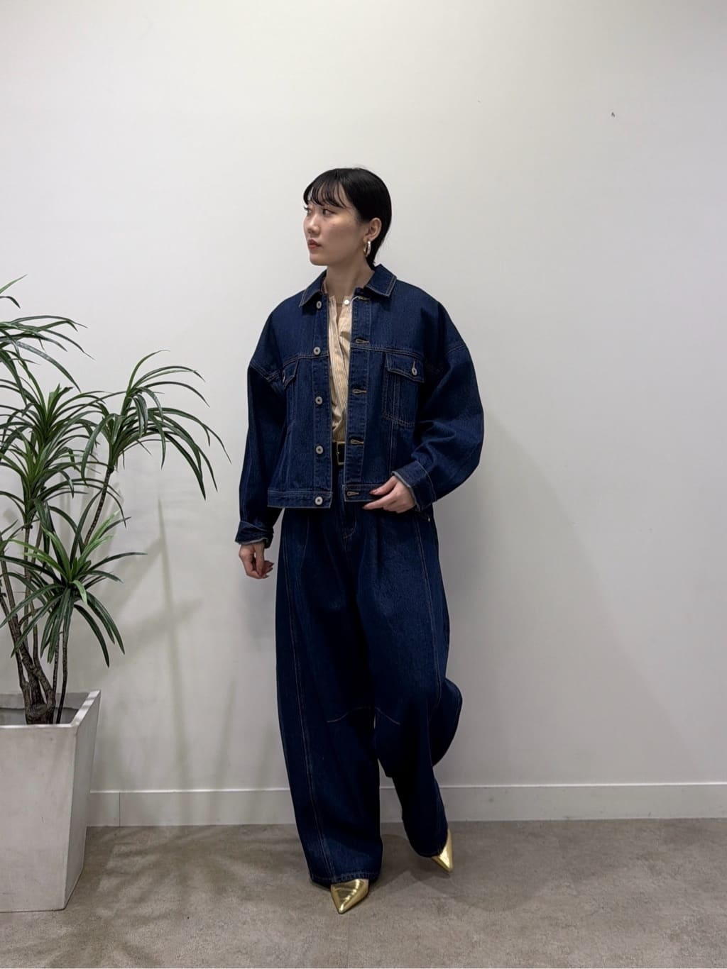 rinaさんの「INDIVI｜ボックスデニムジャケット」を使ったコーディネート