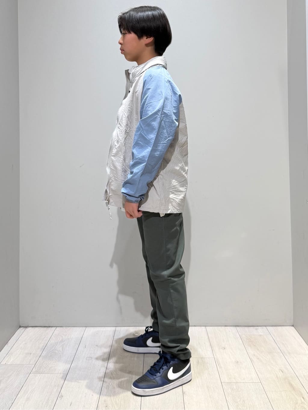 kuboさんの「THE SHOP TK｜【110－160】配色ナイロンブルゾン」を使ったコーディネート
